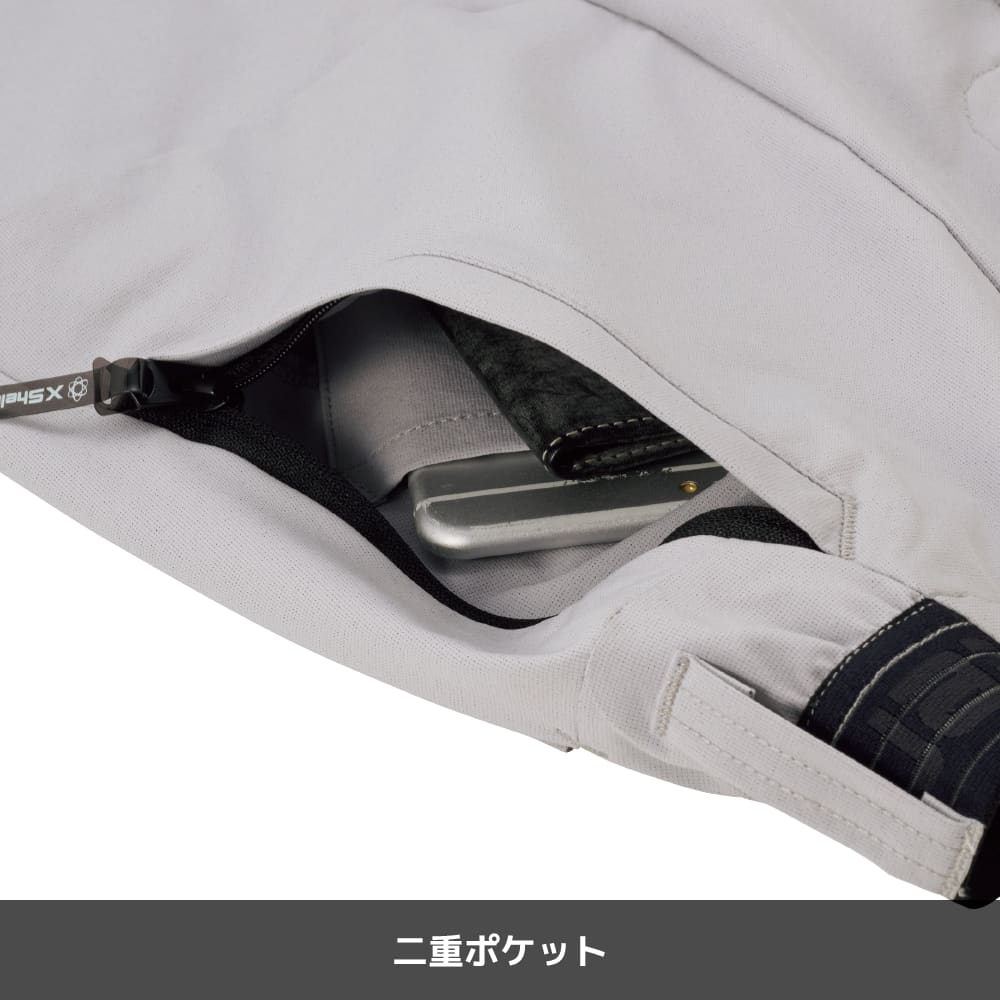 ブラック