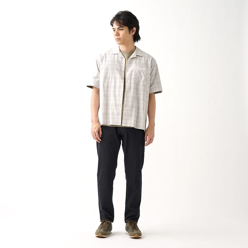 ブラック